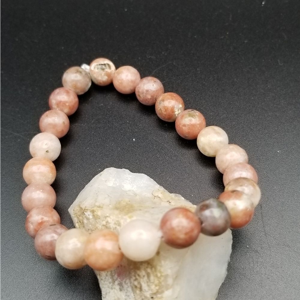 Artisanal adorable peach melt bracelet. B320
